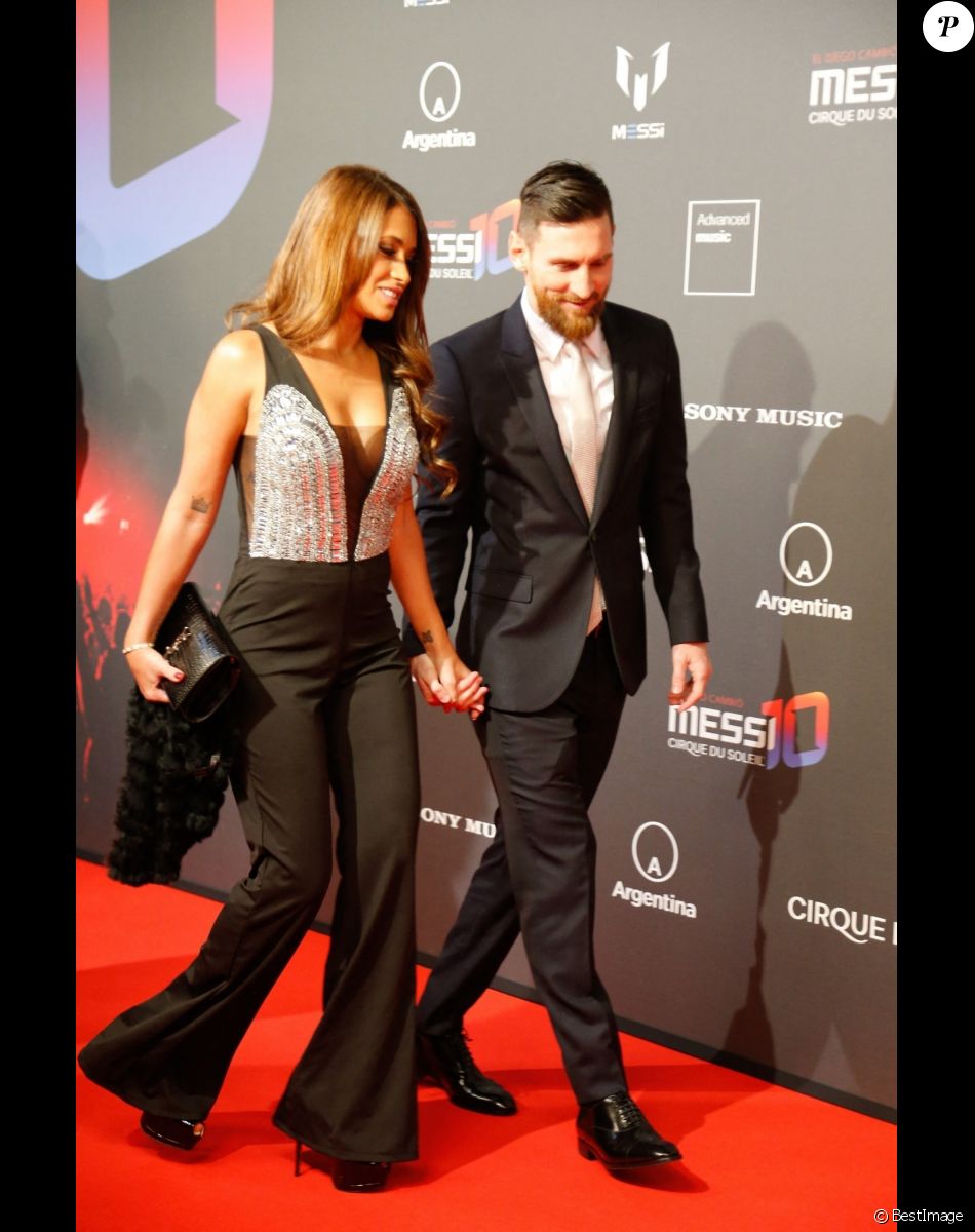 Lionel Leo Messi et sa femme Antonella Rocuzzo au photocall du spectacle du Cirque du Soleil à Barcelone, le 31 janvier 2019.