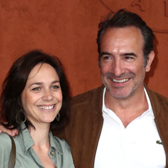 Jean Dujardin et sa femme Nathalie Péchalat - People au village pour la finale hommes lors des internationaux de France de tennis de Roland Garros 2019 à Paris le 9 juin 2019. © Jacovides - Moreau / Bestimage 