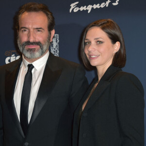 Jean Dujardin et sa compagne Nathalie Péchalat - Photocall du dîner de la 42ème cérémonie des César au Fouquet's à Paris. © Giancarlo Gorassini / Bestimage 