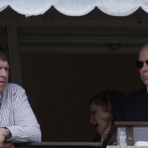 Le prince Albert II de Monaco et son beau-père Mike Wittstock au Grand Prix de Formule 1 de Monaco en 2012.