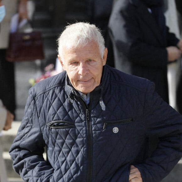 Patrick Poivre d'Arvor (PPDA) - Sorties des obsèques de Etienne Mougeotte en l'église Saint-François-Xavier à Paris. Le 13 octobre 2021 © Jacovides-Clovis / Bestimage