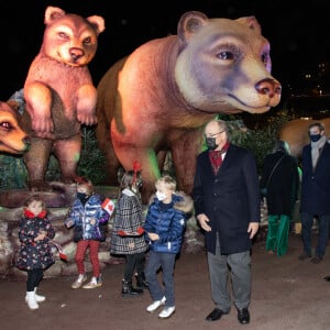 Ouverture du marché de Noël à Monaco en présence du prince Albert II, de ses enfants le prince Jacques, la princesse Gabriella, de la princesse Caroline de Hanovre, de Pierre Casiraghi, sa femme Béatrice Borroméo , de leurs enfants Francesco et Stefano, de Roisin Wittstock et de ses enfants Kaia Rose et Bodie à Monaco le 3 décembre 2021. © Olivier Huitel / Pool / Bestimage