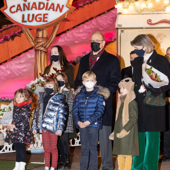 Ouverture du marché de Noël à Monaco en présence du prince Albert II, de ses enfants le prince Jacques, la princesse Gabriella, de la princesse Caroline de Hanovre, de Pierre Casiraghi, sa femme Béatrice Borroméo , de leurs enfants Francesco et Stefano, de Roisin Wittstock et de ses enfants Kaia Rose et Bodie à Monaco le 3 décembre 2021. © Olivier Huitel / Pool / Bestimage