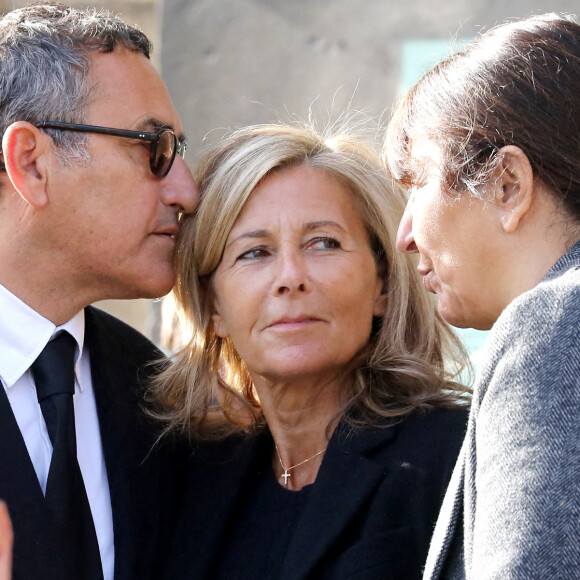 Claire Chazal et Anne Marcassus - Sorties des obsèques d'Etienne Mougeotte en l'église Saint-François-Xavier à Paris. Le 13 octobre 2021. © Jacovides-Clovis / Bestimage