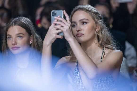 Lily-Rose Depp - Chanel front row au front row du défilé de mode Chanel lors de la Fashion Week printemps/été 2022 à Paris, France, le 5 octobre 2021. © Olivier Borde/Bestimage