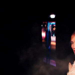 Images du vidéo-clip de Jennifer Lopez "On My Way".