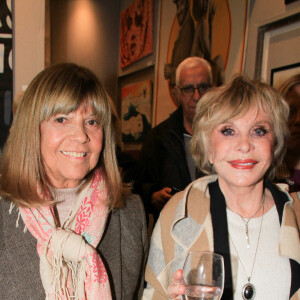 Chantal Goya et Sophie Darel - Vernissage de l'exposition de la vente aux enchères au profit de la fondation Brigitte Bardot à la galerie Drouot à Paris. Le 4 novembre 2021 