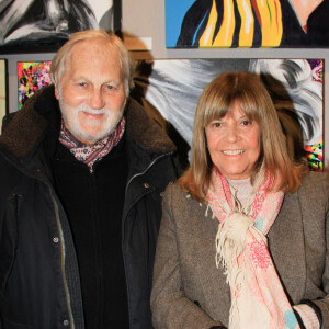 Jean-Jacques Debout et sa femme Chantal Goya - Vernissage de l'exposition de la vente aux enchères au profit de la fondation Brigitte Bardot à la galerie Drouot à Paris. Le 4 novembre 2021 