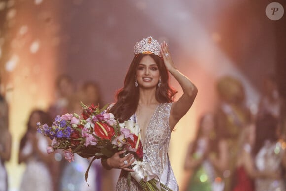 Miss Inde Harnaaz Sandhu sacrée Miss Univers lors du concours organisé à Eilat, en Israël, le 12 décembre.