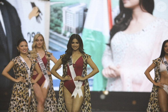 Miss Inde Harnaaz Sandhu lors du concours Miss Univers 2021 organisé à Eilat, en Israël, le 12 décembre 2021.
