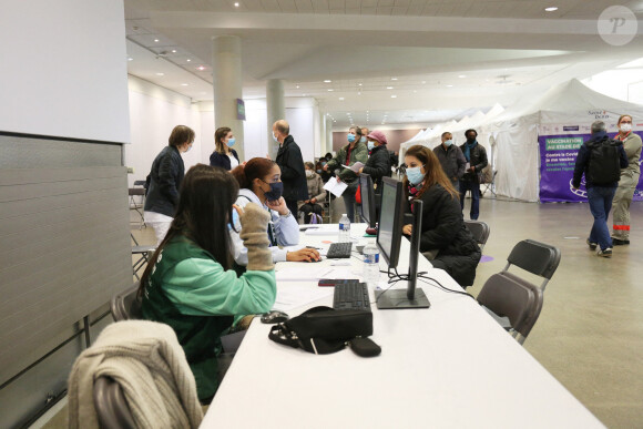 Le vaccinodrome (centre de vaccin contre la Covid-19, coronavirus) du Stade de France à Saint-Denis, Seine Saint-Denis, France, le 13 avril 2021. © Panoramic/Bestimage  Illustration of the vaccinodrome (Covid-19, coronavirus vaccine center) at the Stade de France in Saint-Denis, near Paris, France, on April 13, 2021.