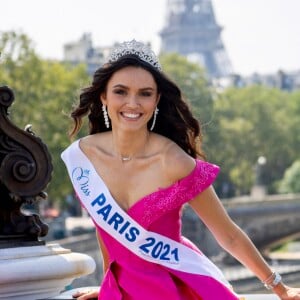 Shooting photo de Diane Leyre Miss Île-de-France 2021 et Miss Paris 2021, à Paris, France, le 21 juillet 2021. © Edward Tur via Bestimage