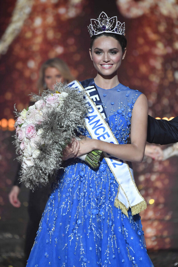 Diane Leyre est élue Miss France