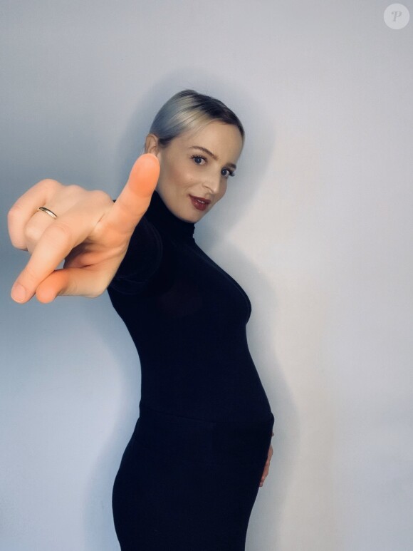 Le duo Madame Monsieur annonce la grossesse d'Emilie Satt, sur Twitter, le 22 avril 2020.
