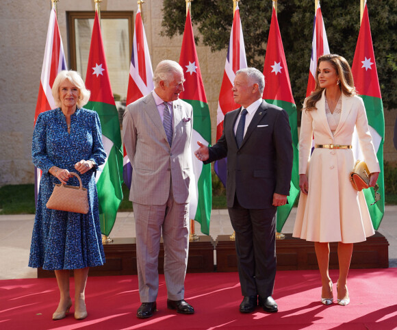 Visite du prince Charles, prince de Galles, et de Camilla Parker Bowles, duchesse de Cornouailles, en Jordanie, accueillis par le roi Abdallah Ii et la reine Rania de Jordanie, pour marquer le le centenaire des relations diplomatiques entre les deux pays. Amman. Le 22 novembre 2021.