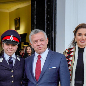 Prince Hussein, Salma bint Abdallah, le roi Abadallah et la reine rania, la princesse Iman - La famille royale de Jordanie à Sandhurst, Royaume-Uni, pour voir la graduation de la Princesse Salma bint Abdallah II à l'academie Militaire Royale le 24 novembre 2018.