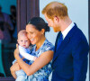Le prince Harry et Meghan Markle présentent leur fils Archie à Desmond Tutu à Cape Town, Afrique du Sud le 25 septembre 2019.