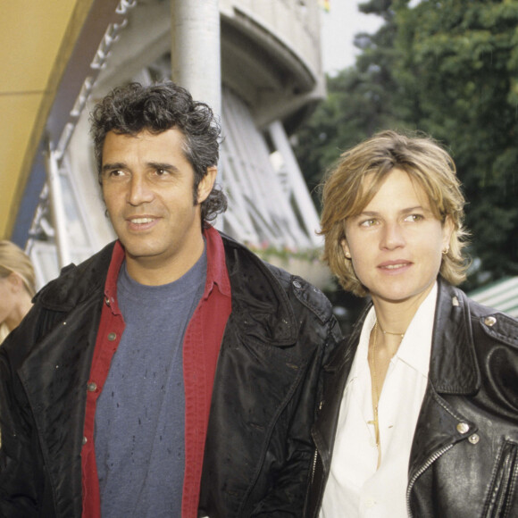 Archives - Julien Clerc et Virginie Coupérie-Eiffel lors du tournoi de Roland-Garros. Mai 1994 © Bernard Leguay via Bestimage