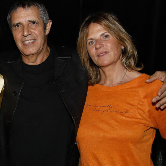 Exclusif - Vanille Clerc et ses parents Julien Clerc et Virginie Coupérie-Eiffel - Concert de Vanille Clerc à la salle Hasard Ludique pour la sortie de son premier album "Amazona" en présence de ses parents à Paris. © Marc Ausset-Lacroix/Bestimage 