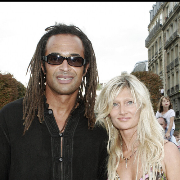 Yannick Noah et Isabelle Camus au mariage de Henri Leconte et Florentine Delchambre à Levallois-Perret en 2005.