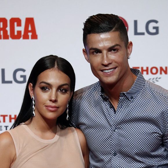 Cristiano Ronaldo et sa compagne Georgina Rodriguez assistent au Prix Marca Leyenda à Madrid en Espagne.