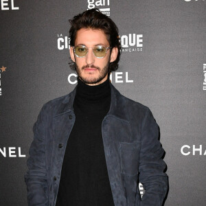 Pierre Niney - Avant première du film "Amants" lors de la soirée d'ouverture de la rétrospective Nicole Garcia à la cinémathèque française à Paris le 15 novembre 2021. © Veeren/Bestimage
