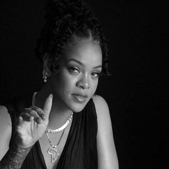 Rihanna - Les célébrités dans une vidéo félicitant Jay-Z pour son introduction dans le Rock & Roll Hall of Fame. New York, le 21 novembre 2021.  All-Star cast inducts Jay-Z into the Rock & Roll Hall of Fame. 
