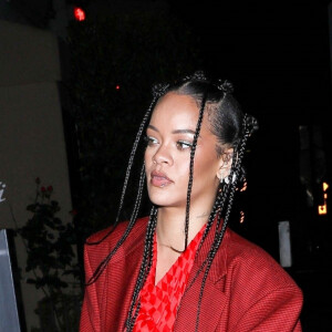 Exclusif - Rihanna et son compagnon ASAP Rocky vont dîner au restaurant "Giorgio Baldi" à Los Angeles, le 7 novembre 2021.  EXCLUSIVE - Rihanna and boyfriend ASAP Rocky a bite to eat at Giorgio Baldi in Santa Monica after ASAP's performance at Complexcon. 