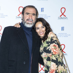 Eric Cantona et sa femme Rachida Brakni lors du photocall de la 18ème édition du "Dîner de la mode du Sidaction" au Pavillon Cambon Capucines - Potel et Chabot à Paris, France, le 23 janvier 2020. © Olivier Borde/Bestimage