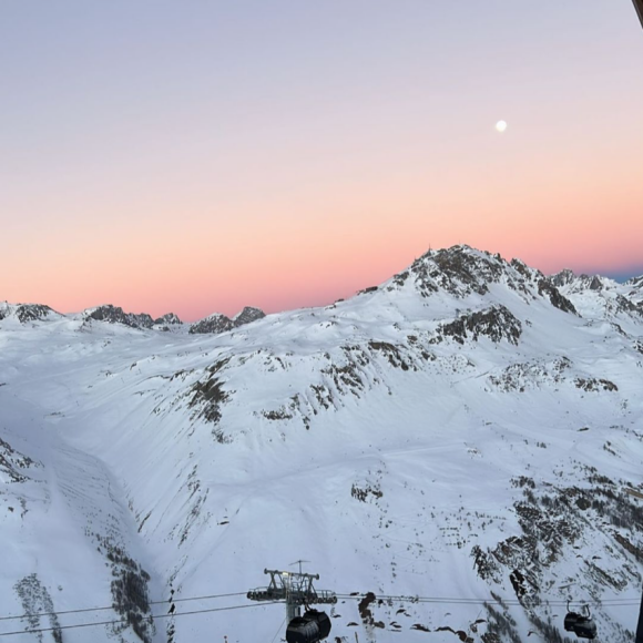 Vitaa filme ses vacances en Savoie. Story Instagram du 19 décembre 2021.