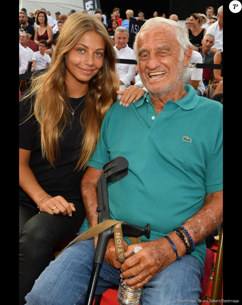 Exclusif - Jean-Paul Belmondo et sa fille Stella - Gala de boxe "No Limit Episode IX" organisé par B. Asloum (ancien champion du monde de boxe) en plein air au théâtre Tivol au Cannet. © Bruno Bebert/Bestimage