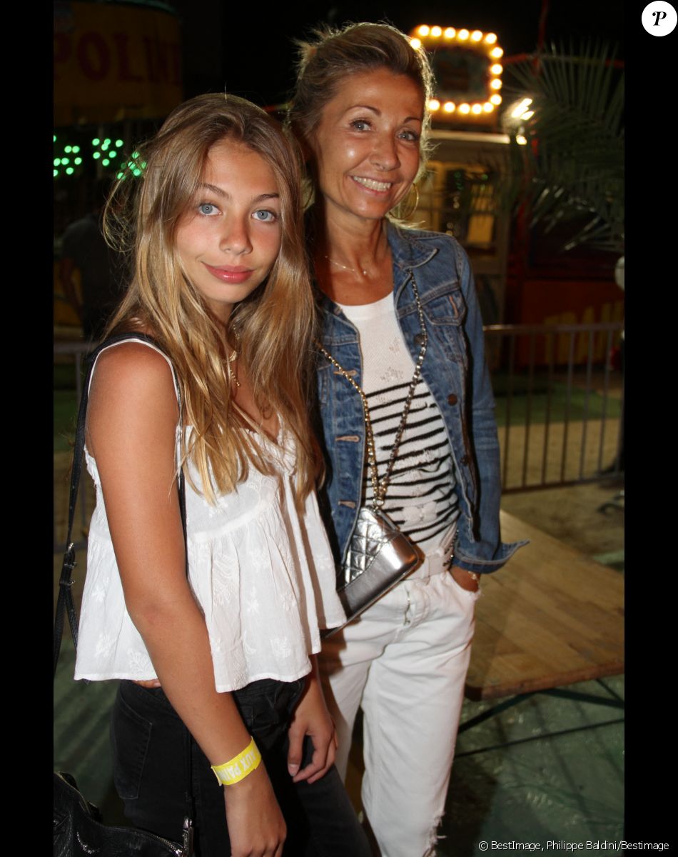 Natty Belmondo et sa fille Stella - Ouverture de la 34ème Fête foraine des Tuileries au jardin des Tuileries à Paris, France, le 23 juin 2017. © Philippe Baldini/Bestimage