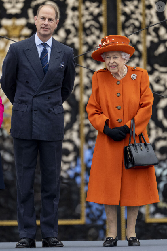 La reine Elisabeth II d'Angleterre au lancement du Queen's Baton, relais des Jeux du Commonwealth 2022, au palais de Buckingham à Londres, Royaume Uni, le 7, 2021
