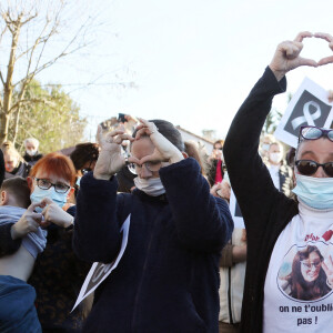 La famille et les proches se sont réunis pour une marche blanche en hommage à Delphine Jubillar, l'infirmière de 33 ans, disparue il y a un an, à Cagnac-les-Mines. Le 19 décembre 2021 © Patrick Bernard / Bestimage