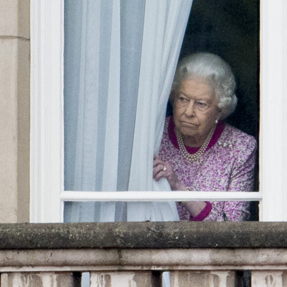 La reine Elisabeth II d'Angleterre au palais de Buckingham.