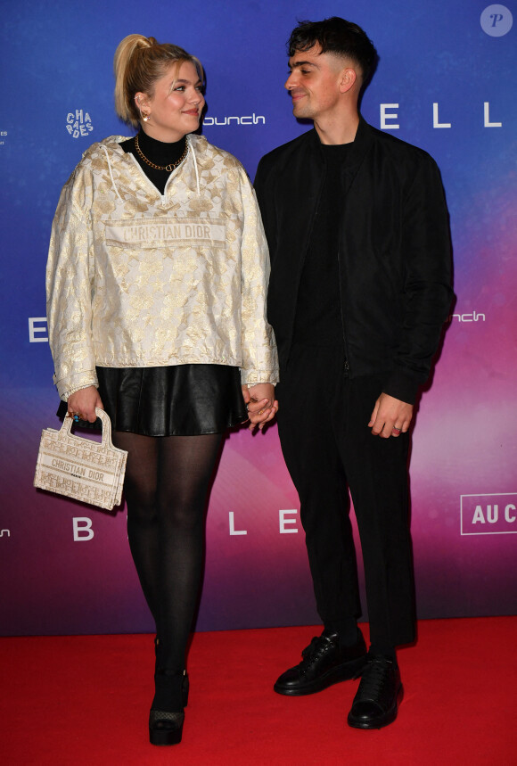 Louane et son compagnon Florian Rossi - Avant-première de "Belle" au Grand Rex à Paris, le 6 décembre 2021. © Veeren / Bestimage