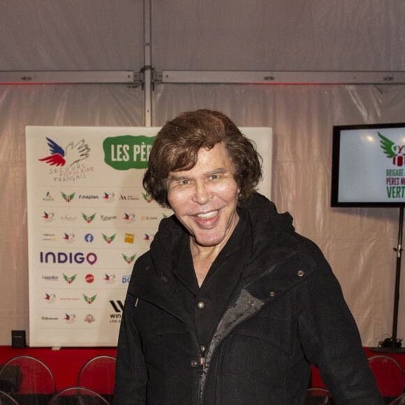 Grichka Bogdanov (Bogdanoff) - Lancement officiel des "Pères Noël Verts" du Secours Populaire sur la place de l'Hôtel de Ville à Paris le 25 novembre 2019. © Jack Tribeca/Bestimage