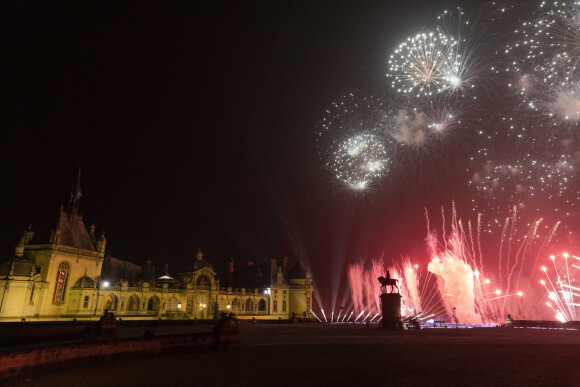 Exclusif - Le DJ Michaël Canitrot lors du feu d'artifice de l'émission "La grande soirée du 31" au château de Chantilly, diffusée le 31 décembre sur France 2. © Cyril Moreau / Bestimage