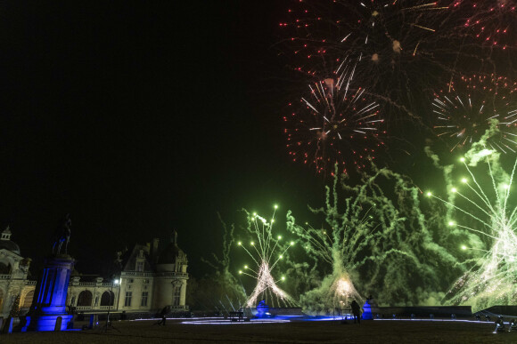 Exclusif - Le DJ Michaël Canitrot lors du feu d'artifice de l'émission "La grande soirée du 31" au château de Chantilly, diffusée le 31 décembre sur France 2. © Cyril Moreau / Bestimage