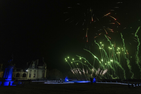 Exclusif - Le DJ Michaël Canitrot lors du feu d'artifice de l'émission "La grande soirée du 31" au château de Chantilly, diffusée le 31 décembre sur France 2. © Cyril Moreau / Bestimage