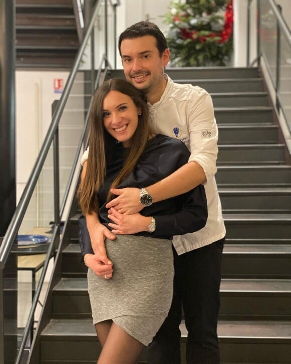 Samuel Albert, gagnant de "Top Chef", annonce la grossesse de sa femme Monica sur Instagram.