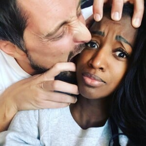 Vincent Cerutti et sa compagne Hapsatou Sy, heureux parents d'Abbie et Isaac.