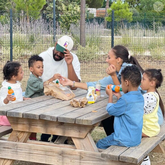 Rofrane et Nasser de "Familles nombreuses" en plein déjeuner avec leurs enfants, septembre 2021