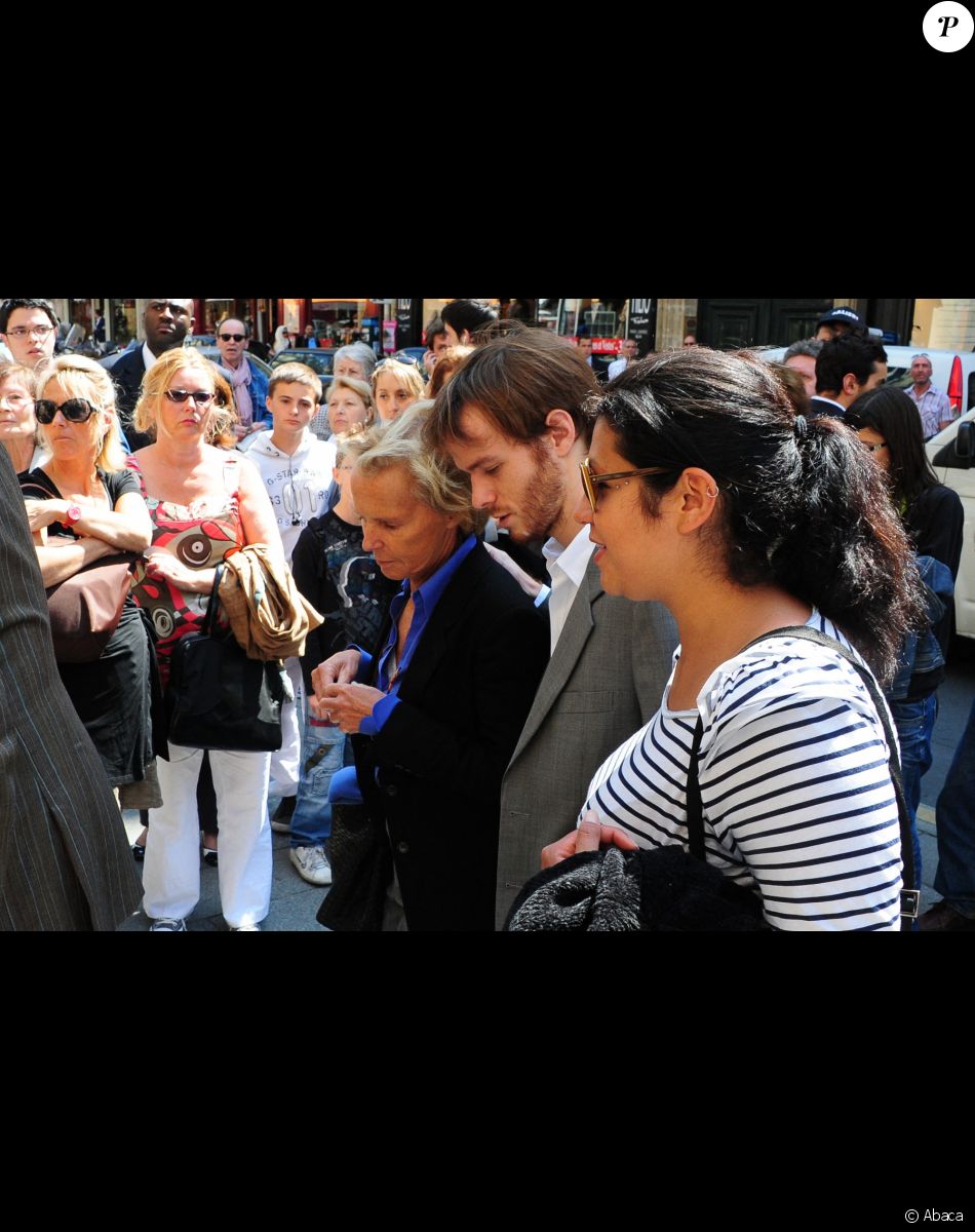 Christine Ockrent et son fils Alexandre Kouchner - Hommage à Marie-France Pisier en l'église St-Roch. Paris, le 5 mai 2011. @ Mousse/ABACAPRESS.COM