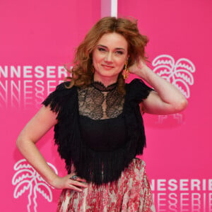 Marine Delterme de la série Alice Nevers au photocall du deuxième jour de la 2ème édition du "Canneseries" au palais des Festivals à Cannes, France, le 6 avril 2019. © Bruno Bébert/Bestimage