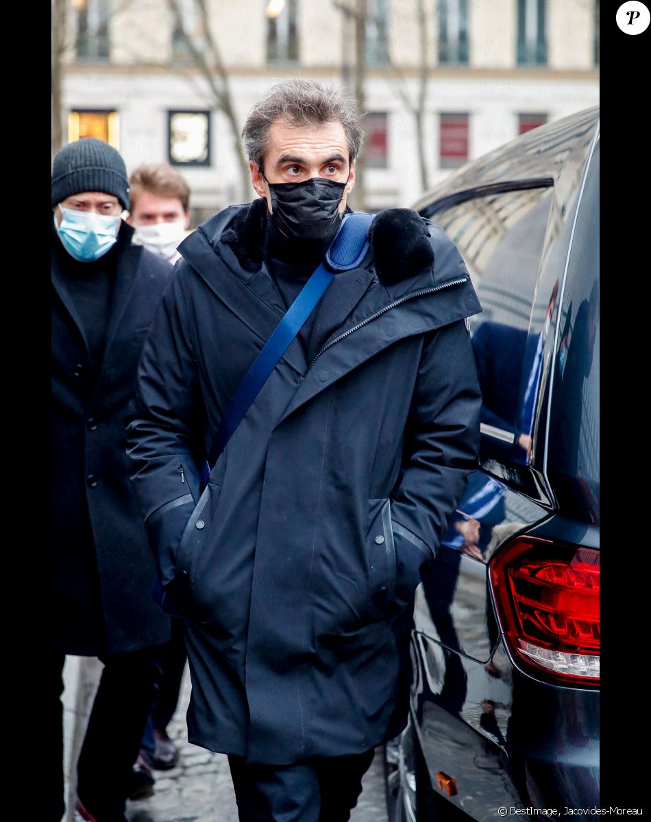 Raphaël Enthoven - Arrivées à la messe en hommage aux frères Igor et Grichka Bogdanoff (Bogdanov) en l'église de La Madeleine à Paris. Le 10 janvier 2022 © Jacovides-Moreau / Bestimage