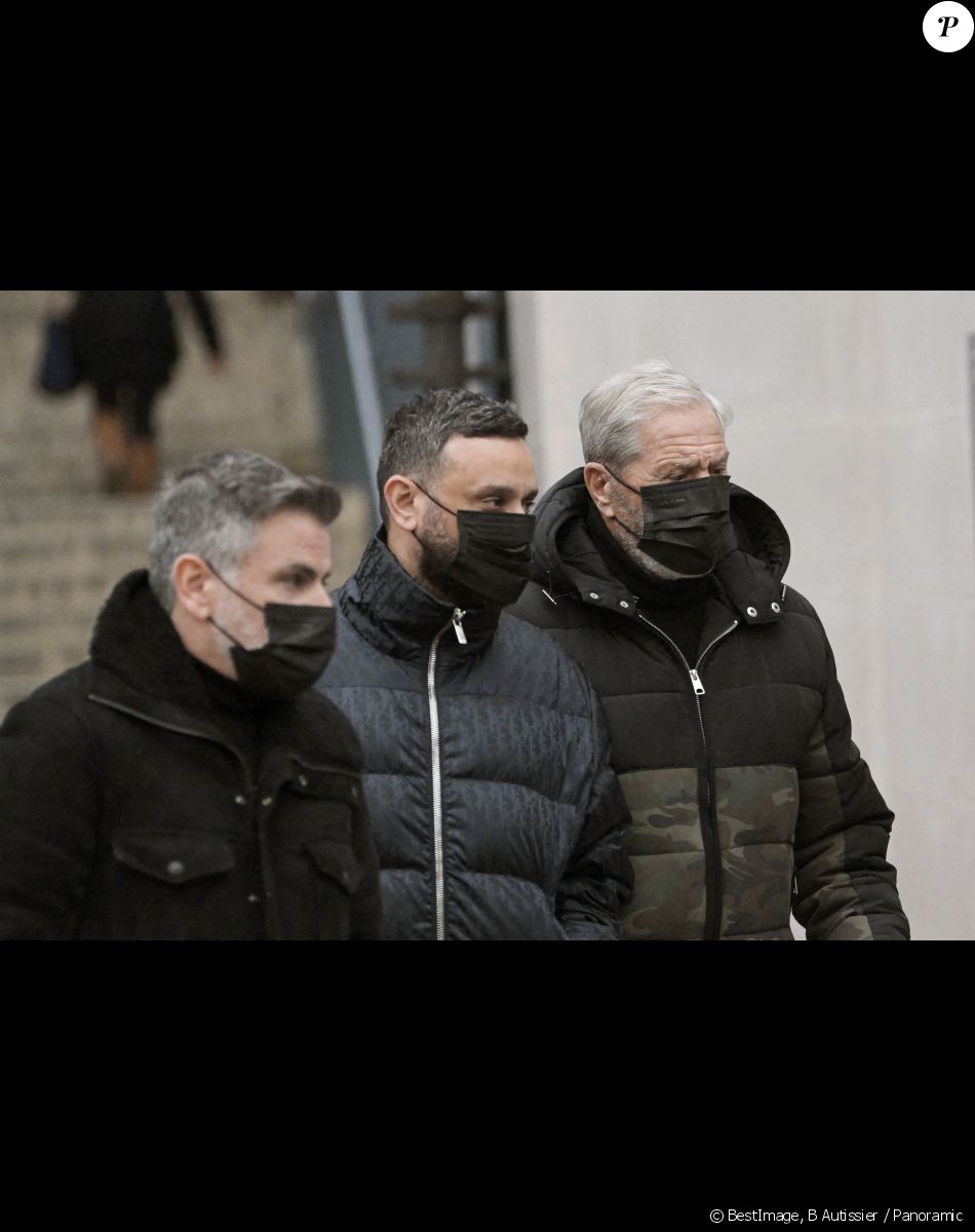 Yann Cattan, Cyril Hanouna et Jean-Claude Darmon - Arrivées à la messe en hommage aux frères Igor et Grichka Bogdanoff (Bogdanov) en l'église de La Madeleine à Paris. Le 10 janvier 2022 © JB Autissier / Panoramic / Bestimage