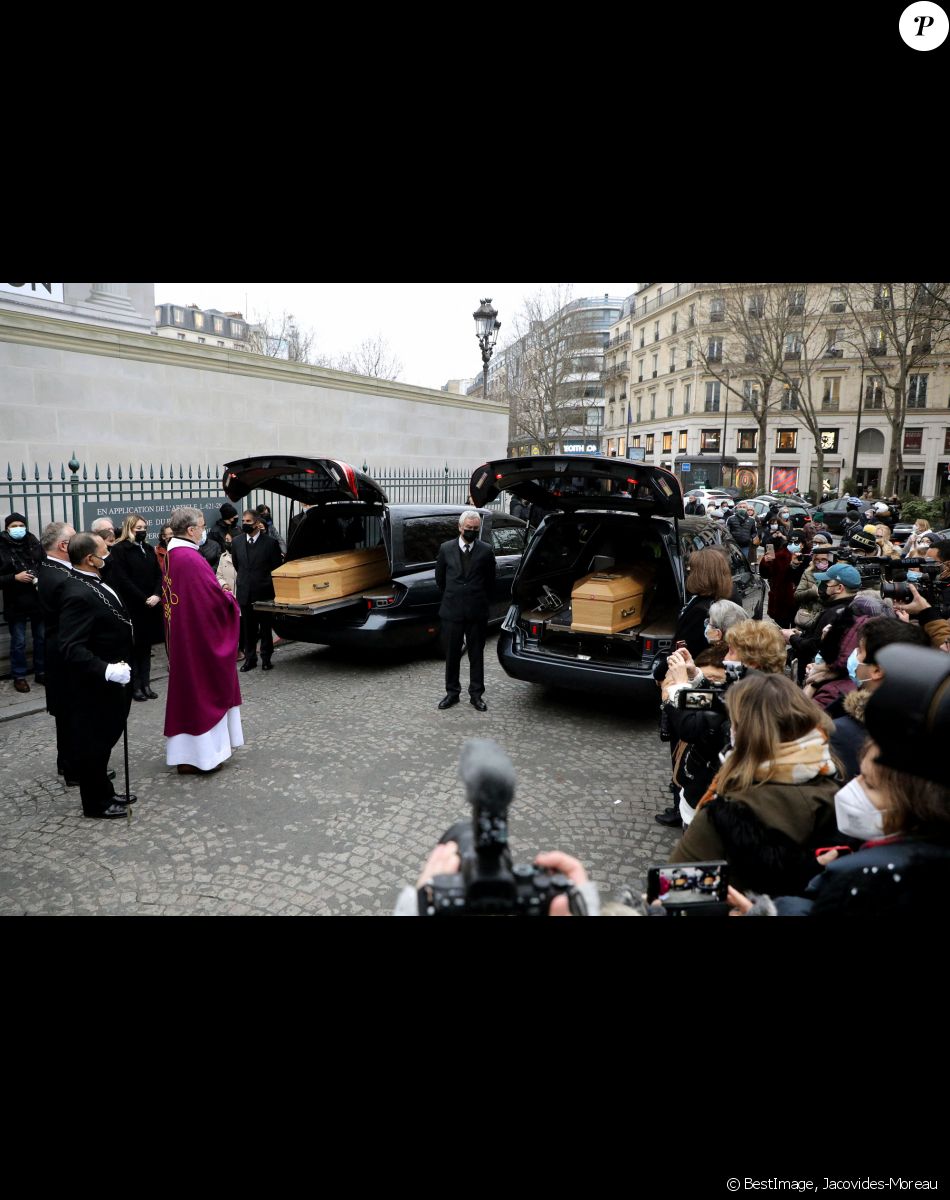 Arrivées à la messe en hommage aux frères Igor et Grichka Bogdanoff (Bogdanov) en l'église de La Madeleine à Paris. Le 10 janvier 2022 © Jacovides-Moreau / Bestimage