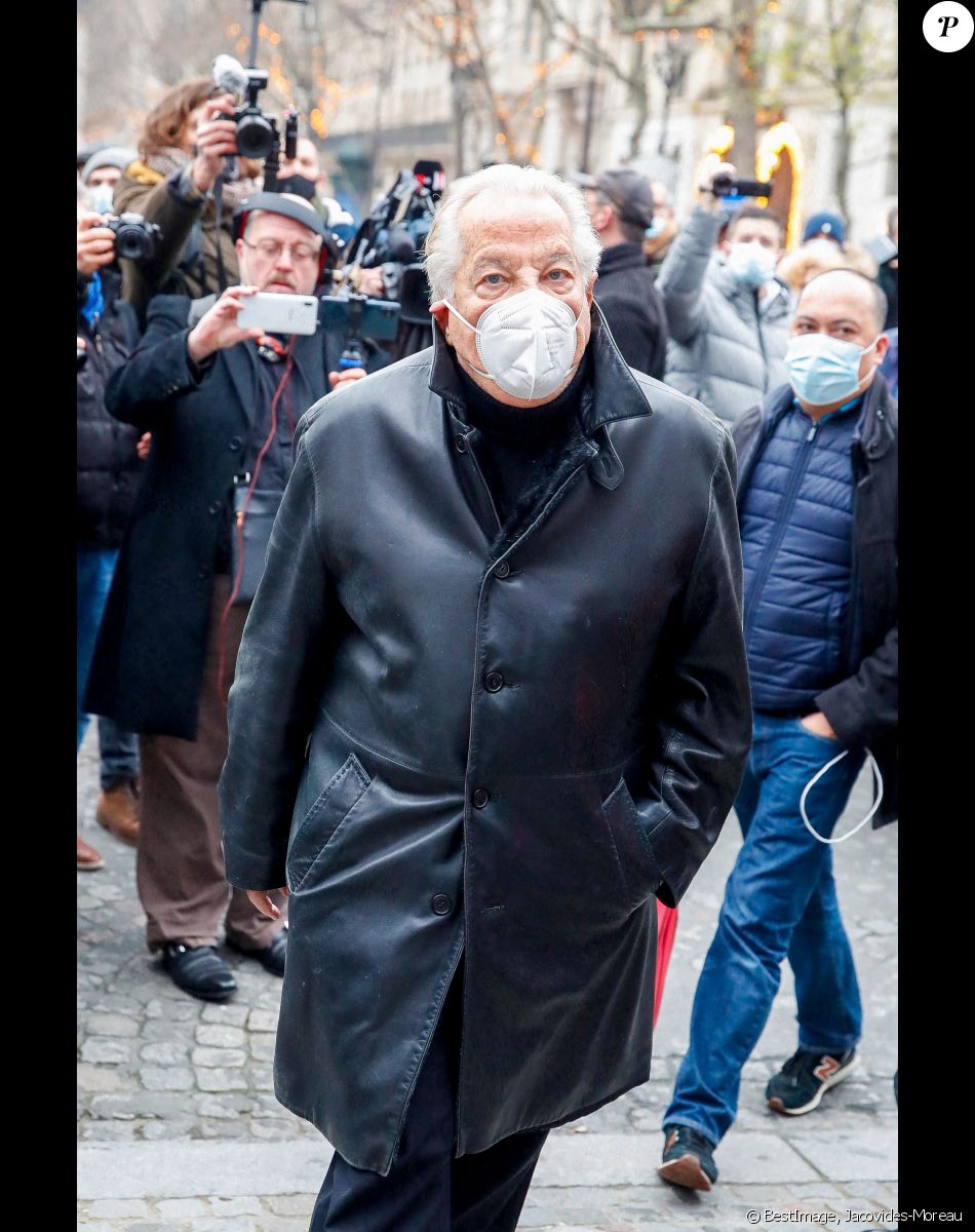 Massimo Gargia - Arrivées à la messe en hommage aux frères Igor et Grichka Bogdanoff (Bogdanov) en l'église de La Madeleine à Paris. Le 10 janvier 2022 © Jacovides-Moreau / Bestimage