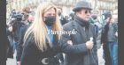Obsèques d'Igor Bogdanoff : sa compagne Julie Jardon a déposé des effets personnels dans le cercueil